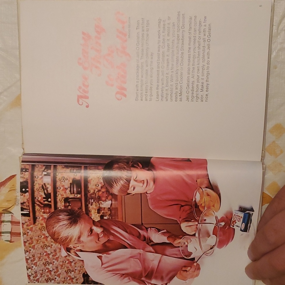 2/$8 📚 1974 The New Joys of Jell-O Recipe Book - Picture 5 of 17